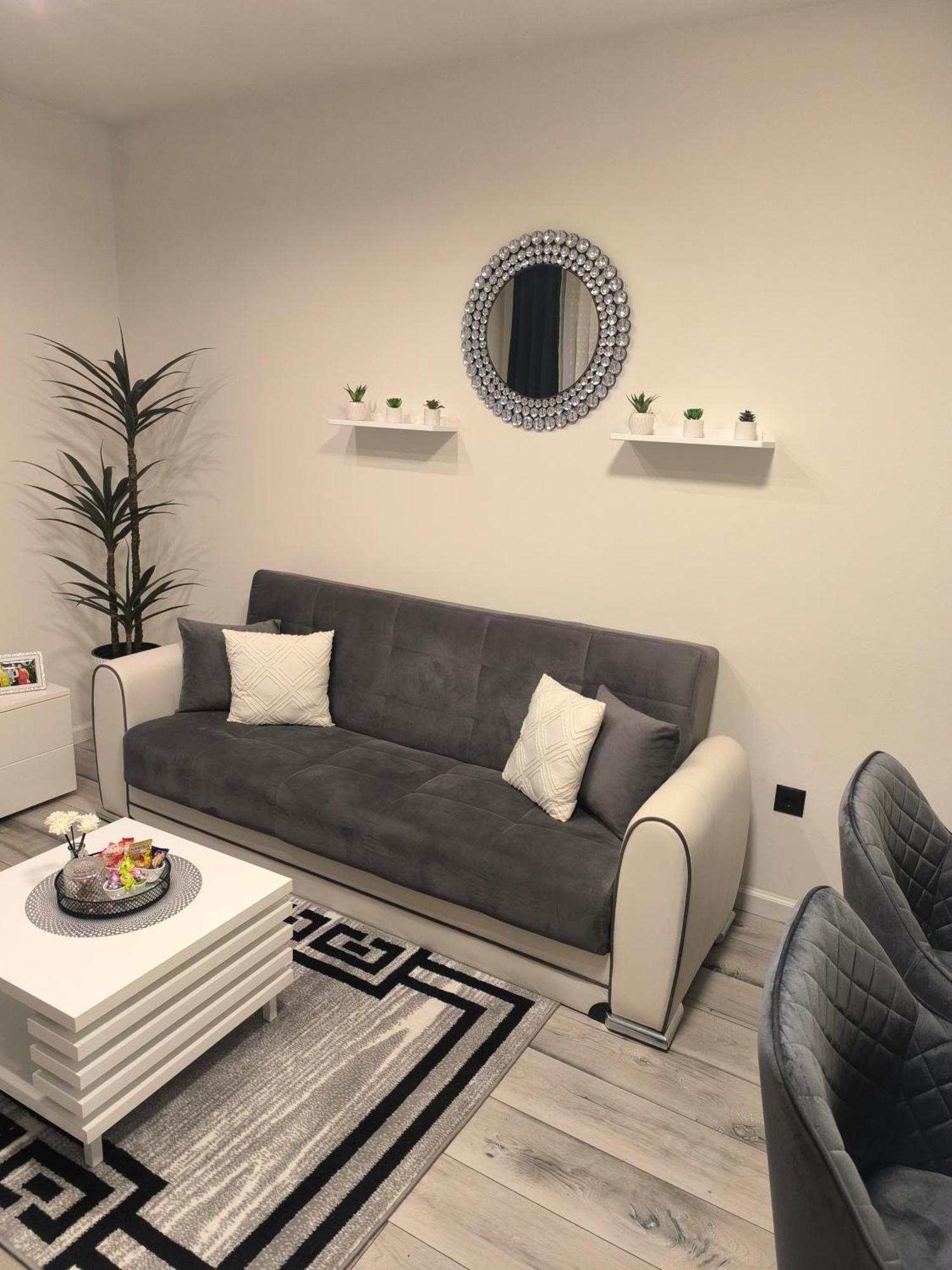Apartman Rex Svinisce Ngoại thất bức ảnh